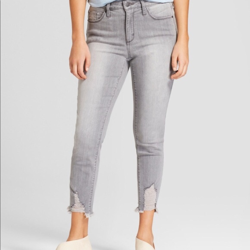 Universal Thread - Distressed Skinny Crop Jeans